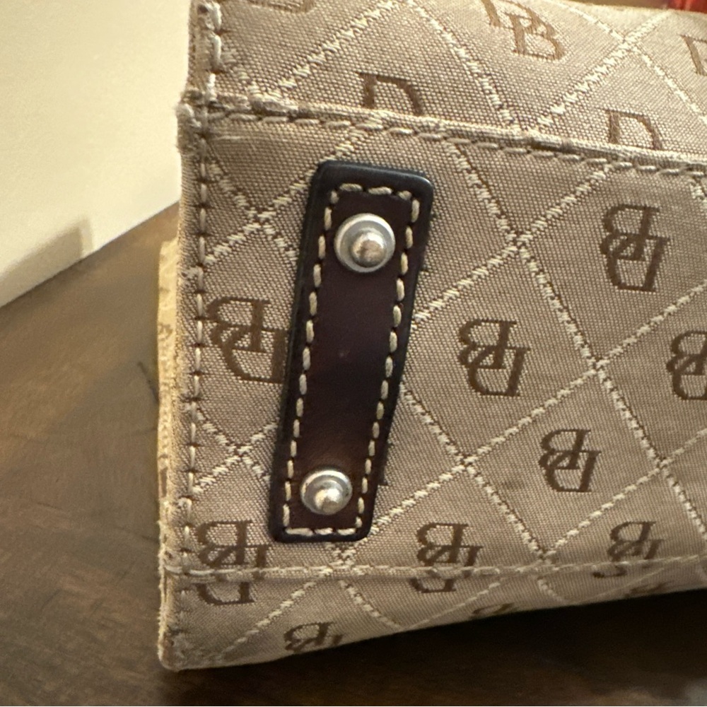 Dooney & Bourke East West Tote Signature Quilt Tan & Brown Stitching EUC - Picture 7 of 16